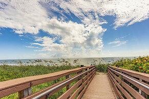 Oceanfront Fort Pierce Condo: Pool & Beach Access!