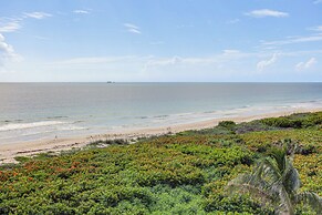 Oceanfront Fort Pierce Condo: Pool & Beach Access!