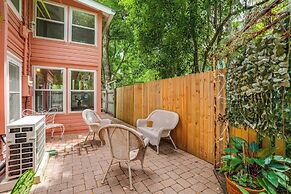 Mt Dora Garden Cottage w/ Patios, Walk to Downtown