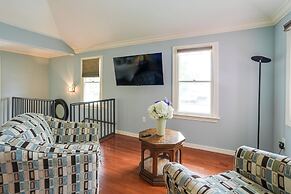 Mt Dora Garden Cottage w/ Patios, Walk to Downtown