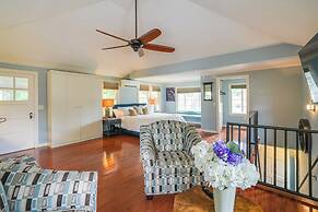 Mt Dora Garden Cottage w/ Patios, Walk to Downtown