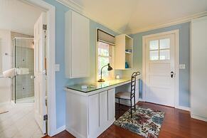 Mt Dora Garden Cottage w/ Patios, Walk to Downtown