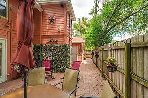 Mt Dora Garden Cottage w/ Patios, Walk to Downtown
