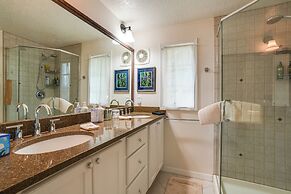 Mt Dora Garden Cottage w/ Patios, Walk to Downtown