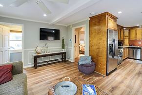 Mt Dora Garden Cottage w/ Patios, Walk to Downtown