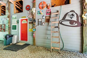 7 Mi to Carters Lake: Cabin w/ Pond & Pedal Boat!