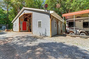 7 Mi to Carters Lake: Cabin w/ Pond & Pedal Boat!