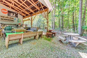 7 Mi to Carters Lake: Cabin w/ Pond & Pedal Boat!