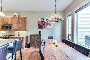 Central Fraser Vacation Rental w/ Private Hot Tub!