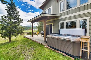 Central Fraser Vacation Rental w/ Private Hot Tub!