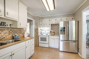 Sunny Warner Robins Home ~ 1 Mi to Robins Afb!