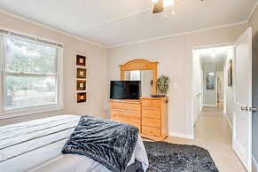 Sunny Warner Robins Home ~ 1 Mi to Robins Afb!