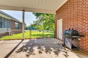 Pet-friendly Vilonia Home w/ Fenced Yard & Grill!