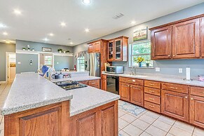 Pet-friendly Vilonia Home w/ Fenced Yard & Grill!