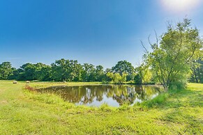 Pet-friendly Vilonia Home w/ Fenced Yard & Grill!
