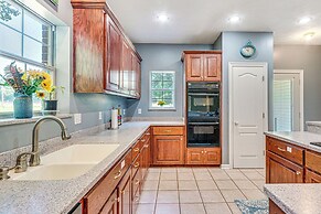 Pet-friendly Vilonia Home w/ Fenced Yard & Grill!