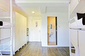 Spot On Hostel ,Taguig Manila Formerly MYTOWN HongKong