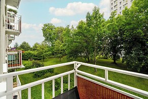 Poznan Apartment By the Park by Renters