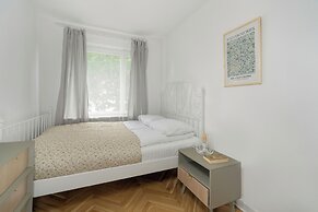 Poznan Apartment By the Park by Renters