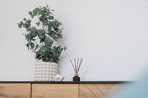 Poznan Apartment By the Park by Renters