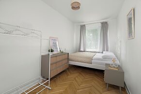 Poznan Apartment By the Park by Renters