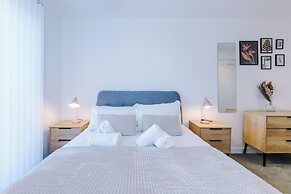 Hilltop Serviced Apartments - Salford