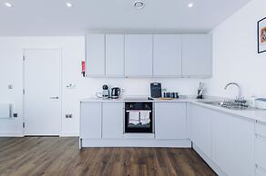 Hilltop Serviced Apartments - Salford