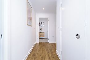 Hilltop Serviced Apartments - Salford