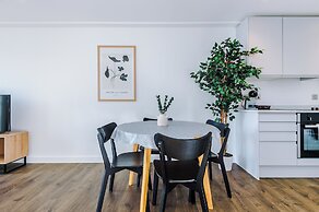 Hilltop Serviced Apartments - Salford