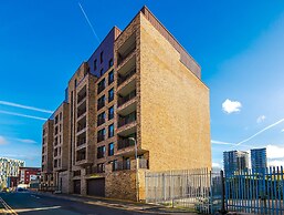 Hilltop Serviced Apartments - Salford