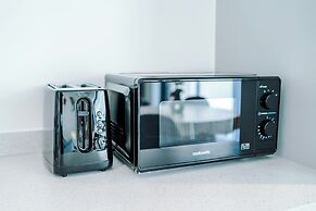 Hilltop Serviced Apartments - Salford