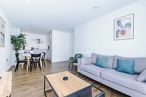 Hilltop Serviced Apartments - Salford