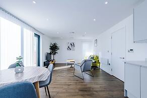 Hilltop Serviced Apartments - Salford