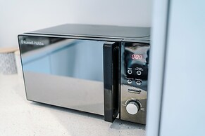 Hilltop Serviced Apartments - Salford