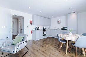Hilltop Serviced Apartments - Salford