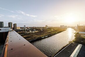 Hilltop Serviced Apartments - Salford