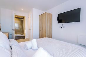 Hilltop Serviced Apartments - Salford