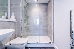 Hilltop Serviced Apartments - Salford