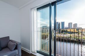 Hilltop Serviced Apartments - Salford