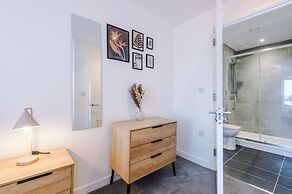 Hilltop Serviced Apartments - Salford