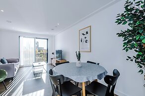 Hilltop Serviced Apartments - Salford