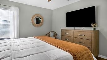 Lovely 7 Bed Pool Home With Game Room-8510phd 7 Bedroom Home by RedAwn