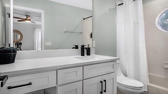 Lovely 7 Bed Pool Home With Game Room-8510phd 7 Bedroom Home by RedAwn