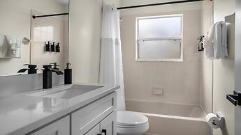 Lovely 7 Bed Pool Home With Game Room-8510phd 7 Bedroom Home by RedAwn