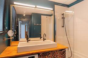 Paris Rebeval residence