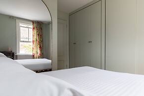 Brewster Gardens IV by Onefinestay