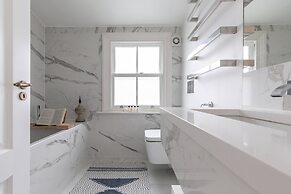 Brewster Gardens IV by Onefinestay