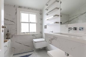 Brewster Gardens IV by Onefinestay