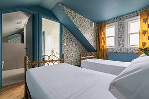 Brewster Gardens IV by Onefinestay