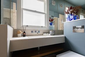 Brewster Gardens IV by Onefinestay